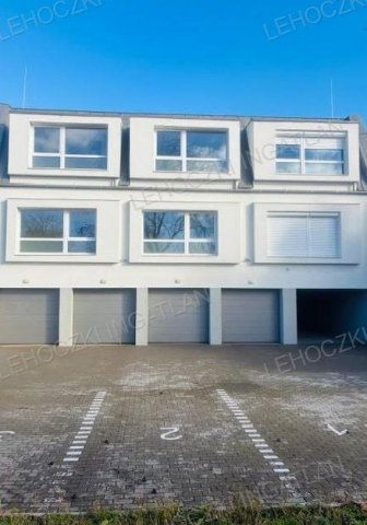 Eladó téglalakás, Nyíregyházán 49.5 M Ft, 2 szobás