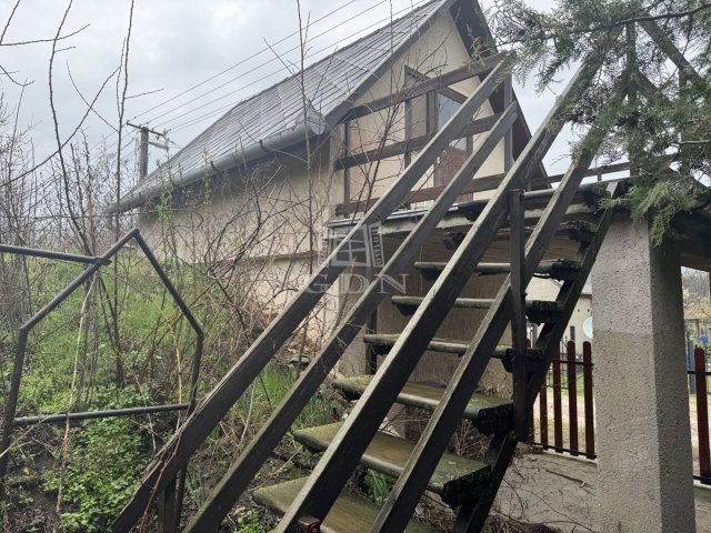 Eladó családi ház, Szabadbattyánban 19.9 M Ft, 1 szobás