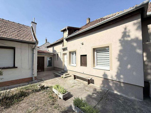 Eladó családi ház, Budapesten, XVI. kerületben 139 M Ft