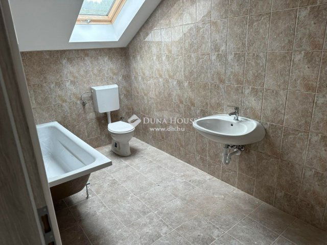 Eladó ikerház, Gödön 245 M Ft, 10 szobás / költözzbe.hu