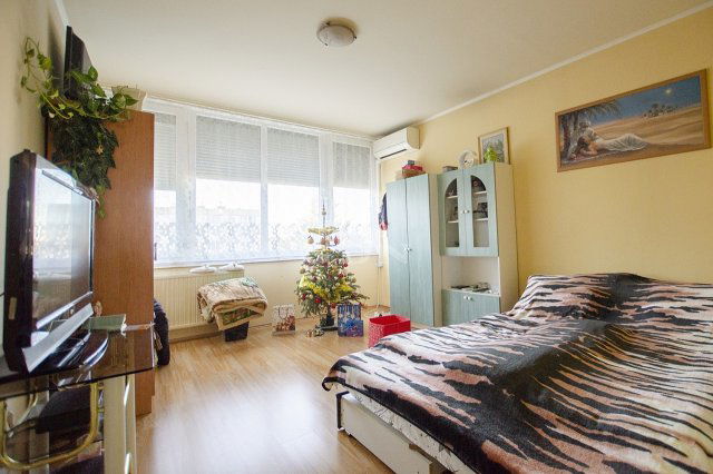 Eladó téglalakás, Szigetszentmiklóson 48.9 M Ft, 2 szobás