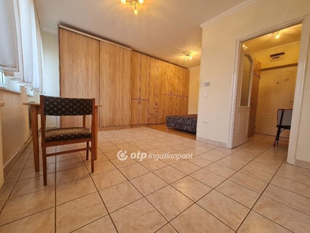 Eladó téglalakás, Hajdúszoboszlón 44.9 M Ft, 1 szobás