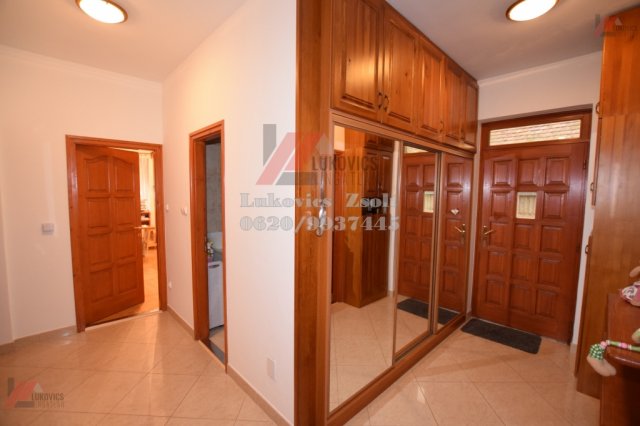 Eladó családi ház, Debrecenben 335 M Ft, 5+2 szobás