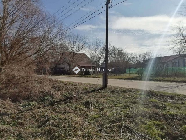 Eladó telek, Csörögön, Duna utcában 27 M Ft