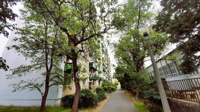 Eladó panellakás, Nyíregyházán 43.5 M Ft, 3 szobás