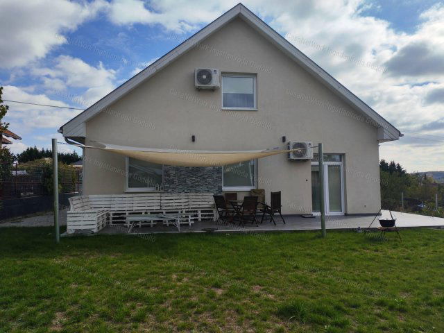 Eladó családi ház, Mogyoródon 189.9 M Ft, 7 szobás