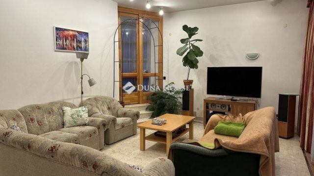 Eladó családi ház, Budapesten, II. kerületben 250 M Ft, 9 szobás