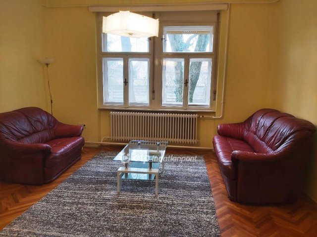 Eladó családi ház, Békéscsabán 89.9 M Ft, 4 szobás