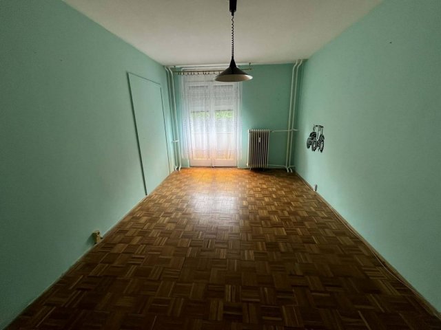 Eladó panellakás, Dunaújvárosban 25.9 M Ft, 1 szobás
