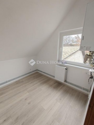 Eladó téglalakás, Budapesten, XV. kerületben 77 M Ft, 4 szobás