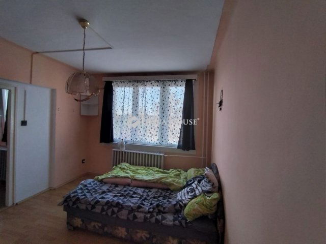 Eladó téglalakás, Szombathelyen 43 M Ft, 3 szobás