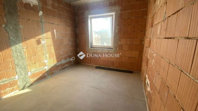 Eladó téglalakás, Dunaharasztin 87.488 M Ft, 2 szobás