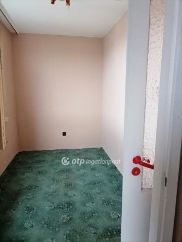 Eladó panellakás, Miskolcon 25 M Ft, 1+1 szobás