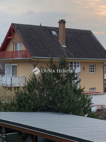 Eladó családi ház, Budapesten, III. kerületben 192 M Ft