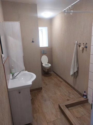 Eladó családi ház, Göllén 16.9 M Ft, 2+1 szobás