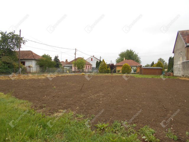 Eladó telek, Zalaegerszegen 9 M Ft / költözzbe.hu