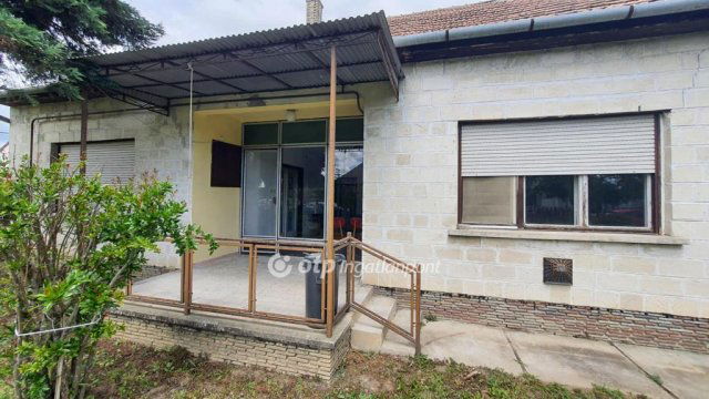 Eladó családi ház, Kéthelyen 31.5 M Ft, 3 szobás