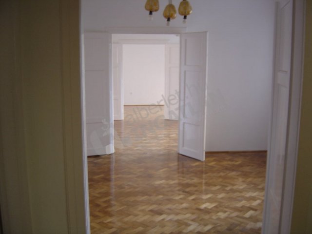 Kiadó téglalakás, albérlet, VI. kerületben, Podmaniczky utcában