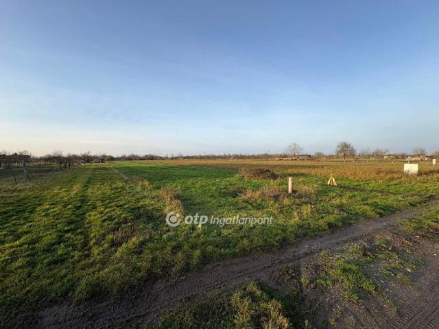 Eladó telek, Karcagon 11 M Ft / költözzbe.hu