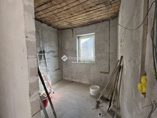 Eladó családi ház, Monoron 50 M Ft, 4 szobás