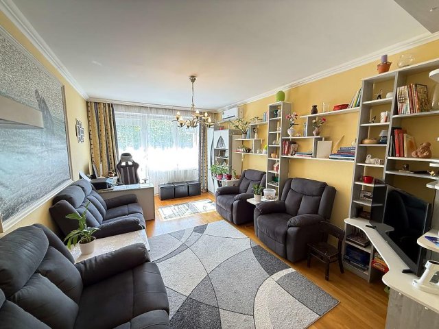 Eladó panellakás, Szentendrén 68.9 M Ft, 2 szobás