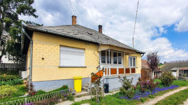 Eladó családi ház, Karádon 41.9 M Ft, 3 szobás