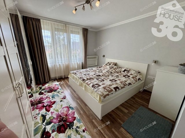 Eladó téglalakás, Kecskeméten 73.9 M Ft, 4 szobás