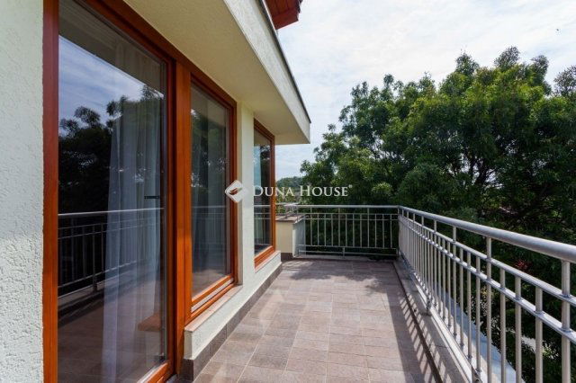 Eladó téglalakás, Kecskeméten 129.99 M Ft, 4 szobás