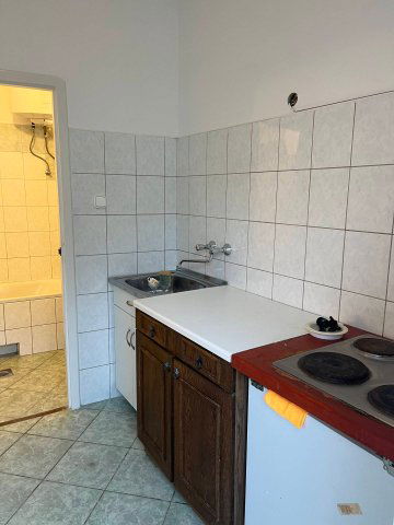 Eladó családi ház, Esztergomban 25.9 M Ft, 1 szobás