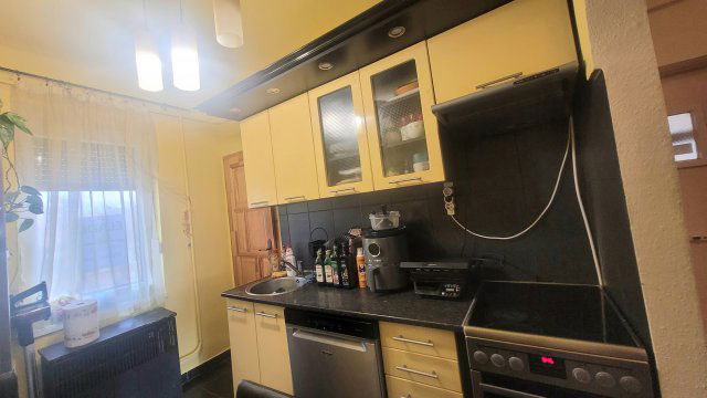 Eladó téglalakás, Jászberényben 37.9 M Ft, 2+1 szobás