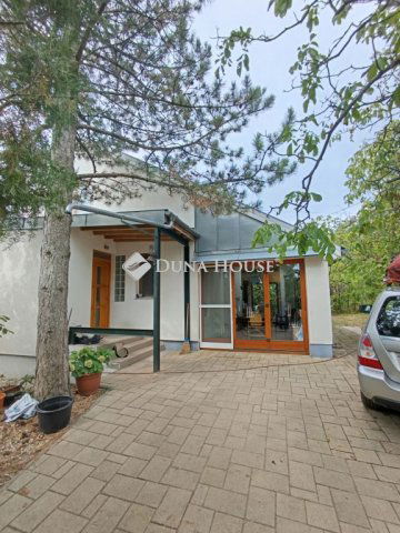 Eladó családi ház, Szentendrén, Napos sétányon 169 M Ft