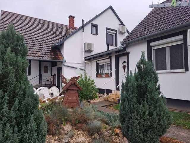 Eladó családi ház, Harkányban 97.9 M Ft, 8 szobás