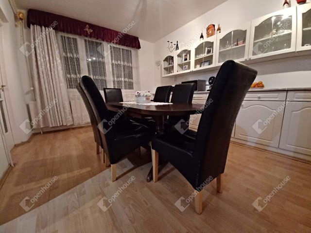 Eladó panellakás, Debrecenben 67.3 M Ft, 3 szobás