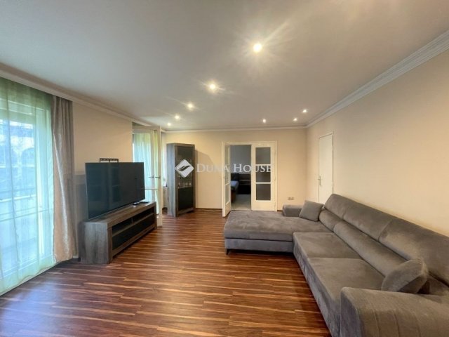 Eladó téglalakás, Cegléden 64 M Ft, 3 szobás