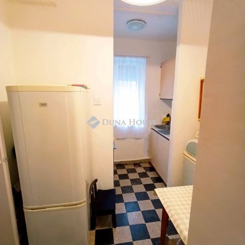 Eladó téglalakás, Szegeden 49.9 M Ft, 2 szobás