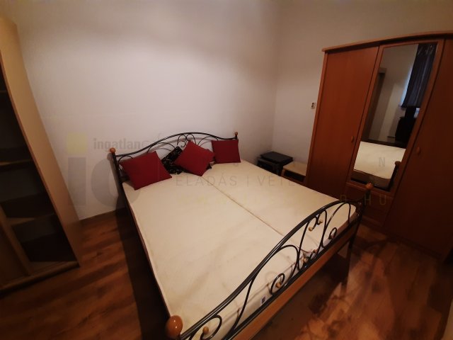 Eladó téglalakás, Szegeden, Csongrádi sugárúton 44.9 M Ft