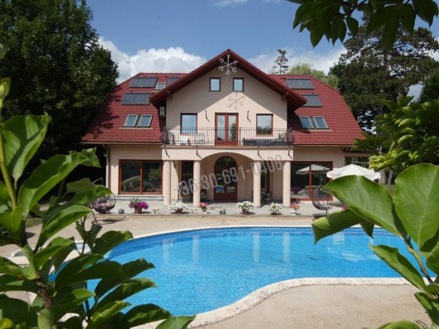 Eladó családi ház, Gödöllőn 550 M Ft, 7 szobás