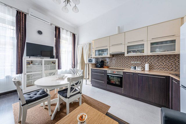 Eladó téglalakás, Budapesten, VII. kerületben 87.9 M Ft