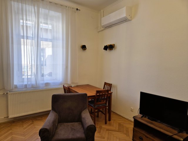 Kiadó téglalakás, albérlet, VIII. kerületben, Krúdy utcában