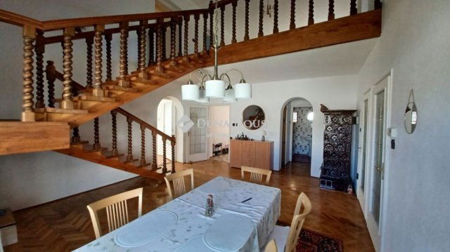 Eladó családi ház, Balatonfüreden 129.9 M Ft, 6 szobás