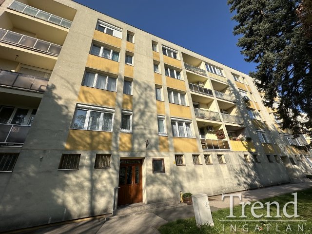 Eladó téglalakás, Dunaújvárosban 27.5 M Ft, 2 szobás