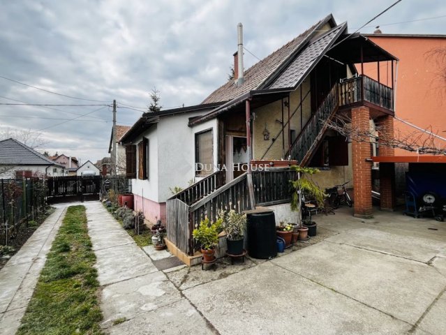 Eladó családi ház, Vecsésen 89 M Ft, 5 szobás