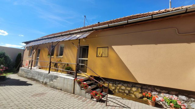 Eladó családi ház, Egerben 42.9 M Ft, 3 szobás