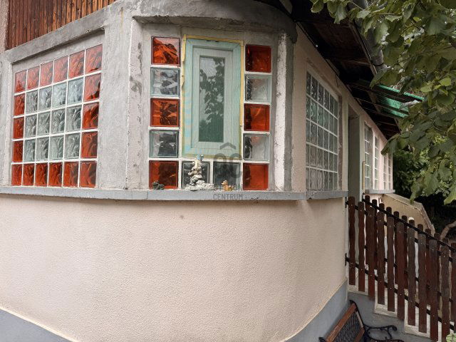 Eladó családi ház, Budapesten, XVIII. kerületben, Attila utcában