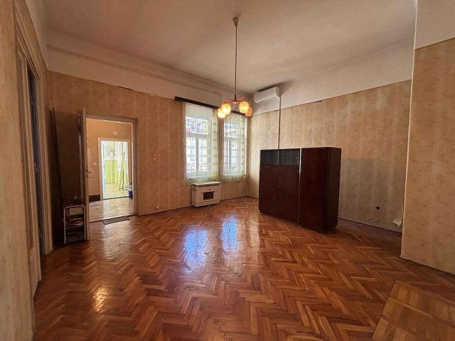 Eladó téglalakás, Budapesten, VI. kerületben, Izabella utcában