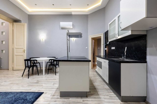 Kiadó téglalakás, albérlet, V. kerületben, Kossuth Lajos utcában