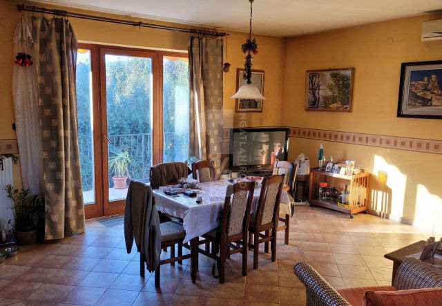 Eladó családi ház, Pécsett 92.9 M Ft, 7+2 szobás