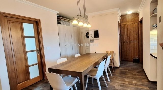 Eladó téglalakás, Kecskeméten 86 M Ft, 4 szobás