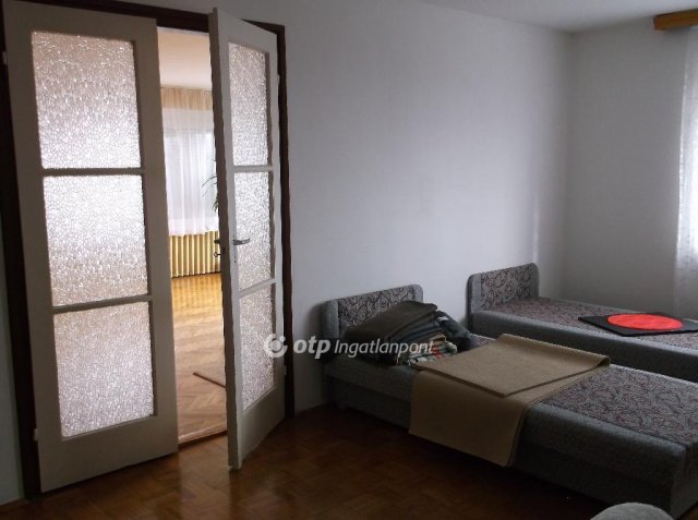 Eladó családi ház, Abasáron 65 M Ft, 3+3 szobás