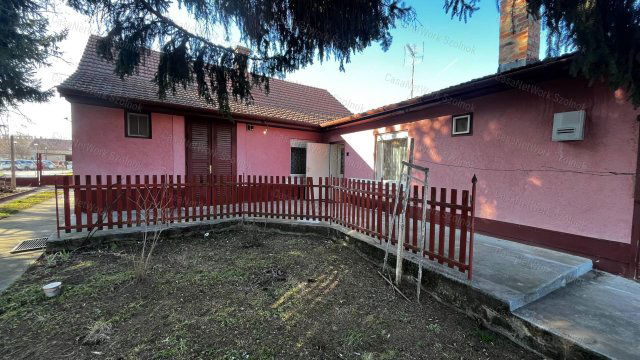 Eladó családi ház, Szolnokon 32.99 M Ft, 3 szobás